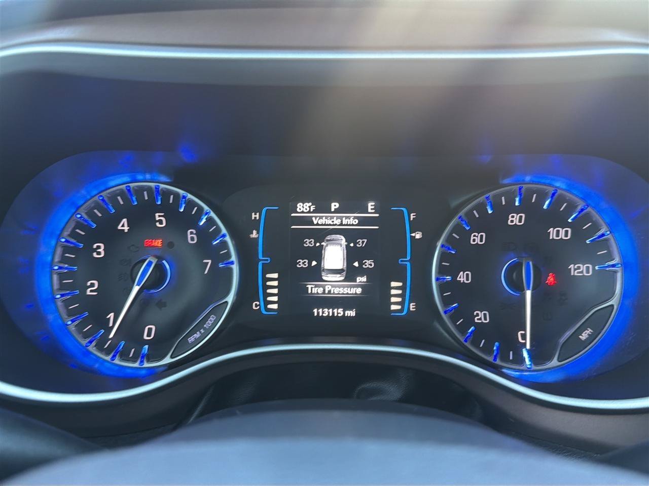 Used 2017 Chrysler Pacifica Touring FWD image 24