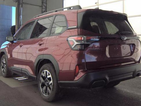 Used 2025 Subaru Forester Premium image 7