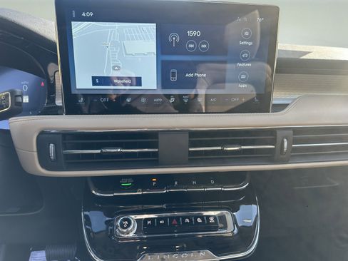 New 2026 Lincoln Corsair Premiere image 15