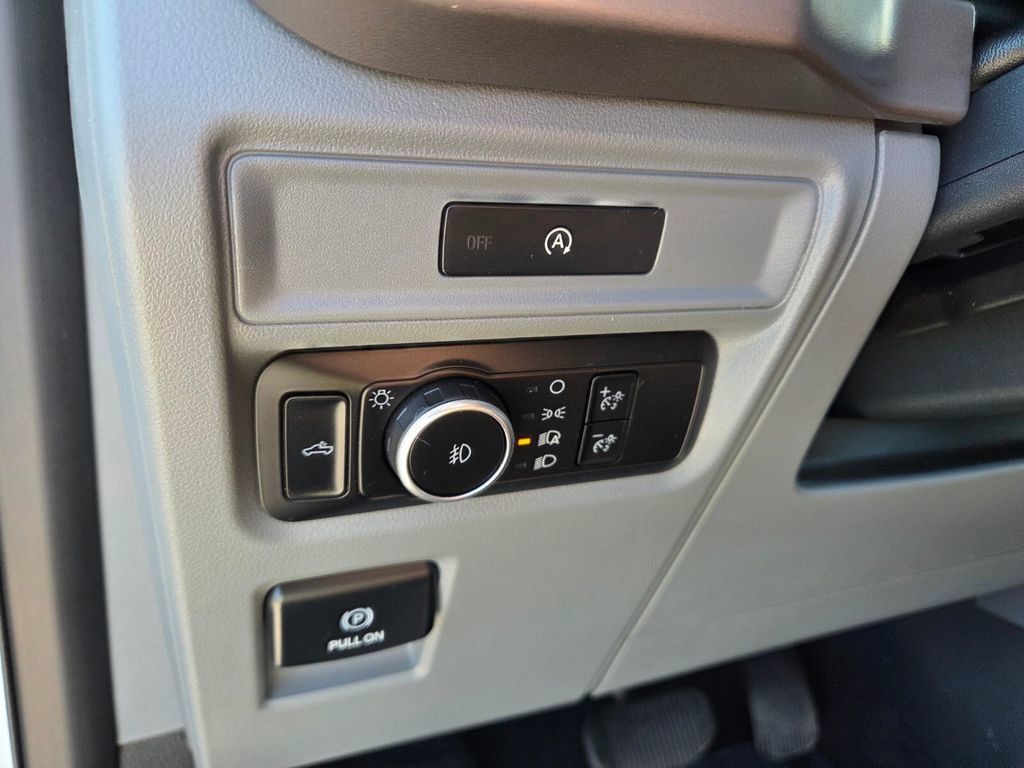 Used 2025 Ford F150 XLT w/ Equipment Group 301A Standard RWD image 19
