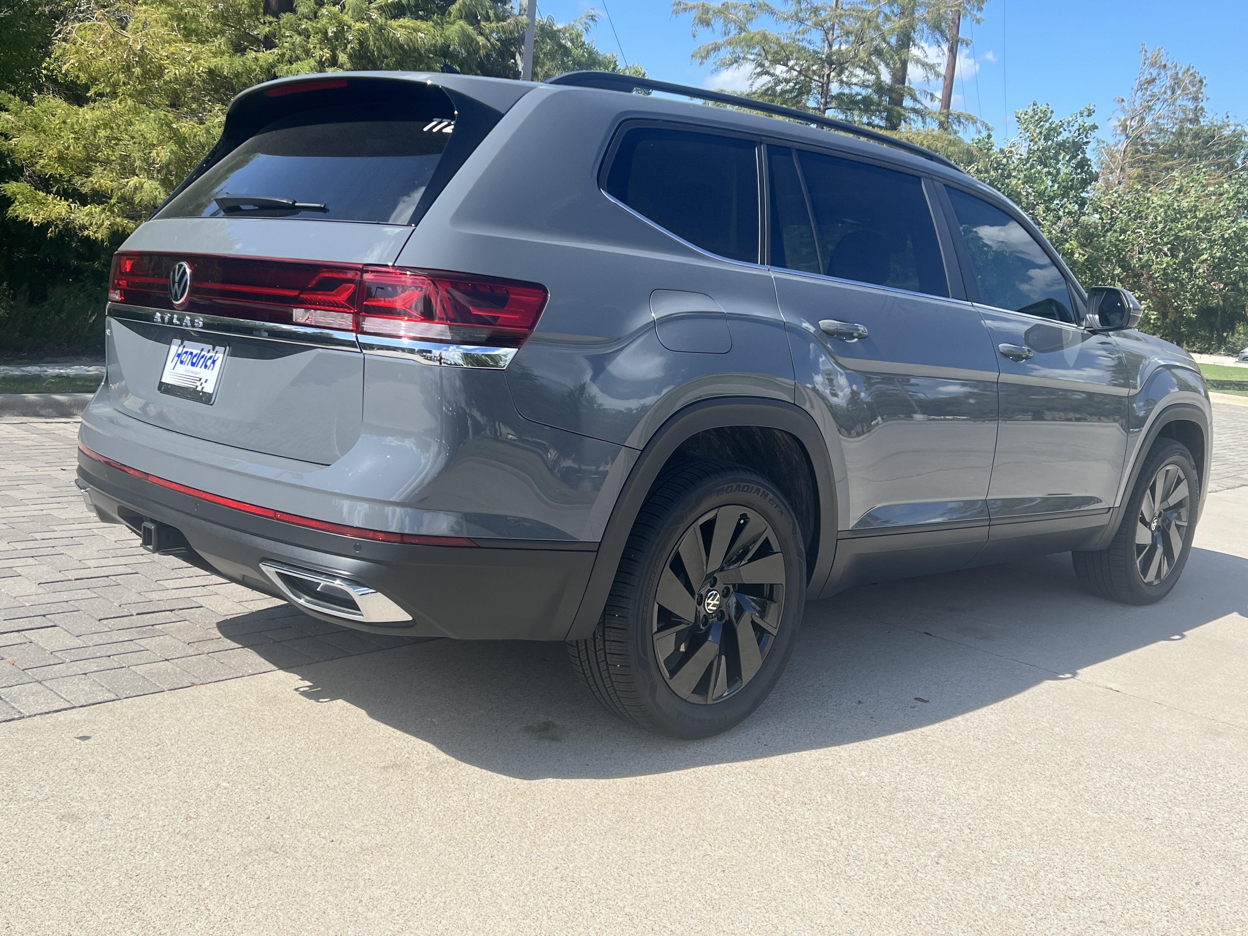 Certified 2026 Volkswagen Atlas SE FWD image 9