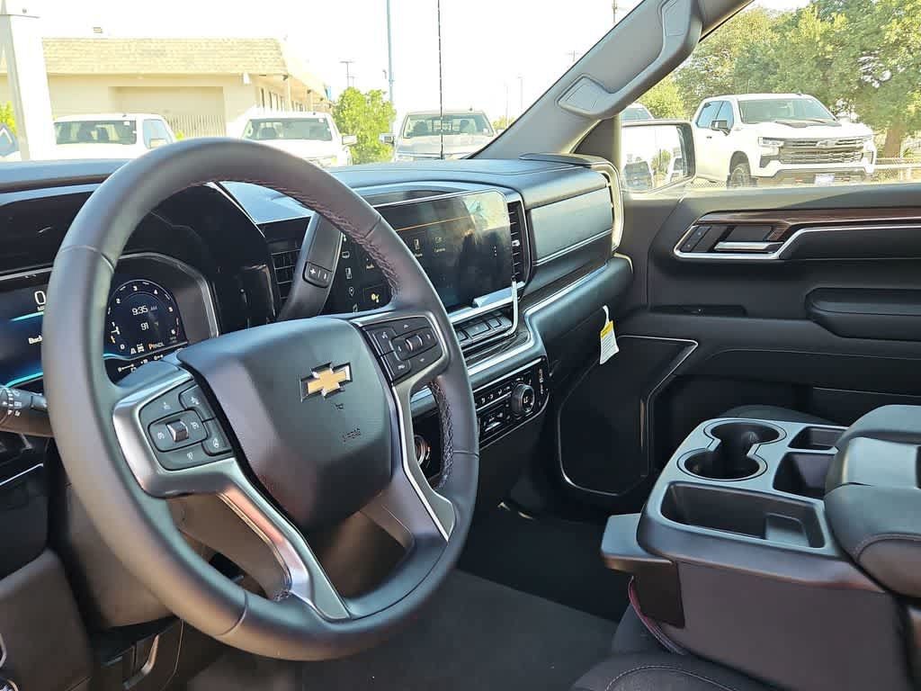 Used 2023 Chevrolet Silverado 1500 LT AWD/4WD image 13