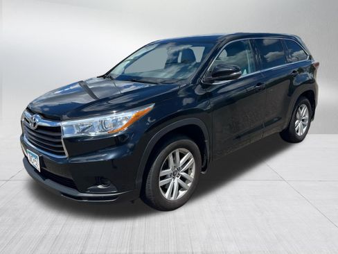 Certified 2016 Toyota Highlander LE AWD/4WD image 3