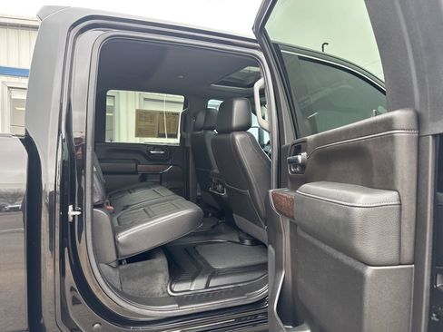 Used 2023 GMC Sierra 3500 Denali w/ Denali Black Diamond Edition AWD/4WD image 21