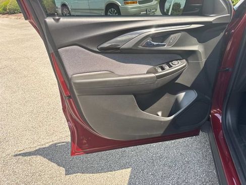 Used 2022 Chevrolet TrailBlazer LT w/ Driver Confidence Package FWD image 19