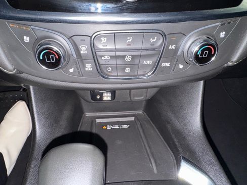 Used 2023 Chevrolet Traverse Premier w/ Redline Edition AWD/4WD image 25