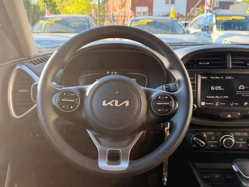 Used 2024 Kia Soul LX w/ Option Group 015 FWD image 18