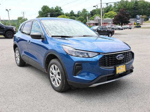Used 2023 Ford Escape Active AWD/4WD image 1