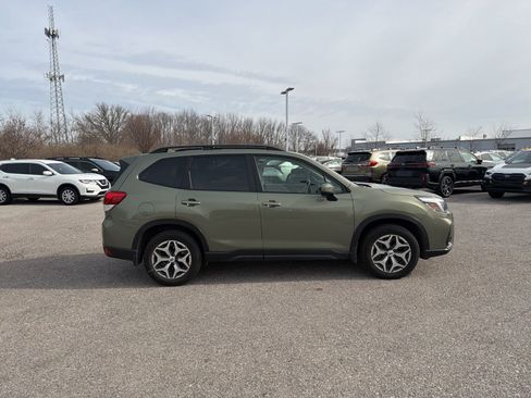 Used 2019 Subaru Forester Premium image 6