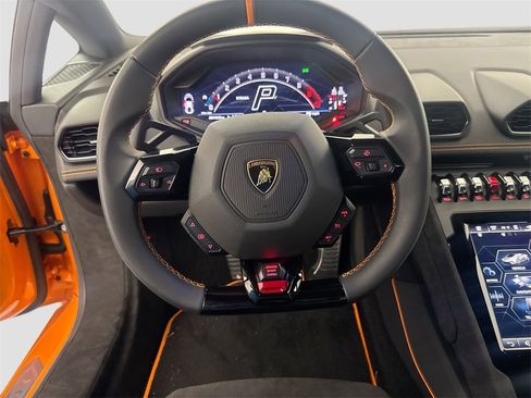 Used 2023 Lamborghini Huracan Tecnica image 11