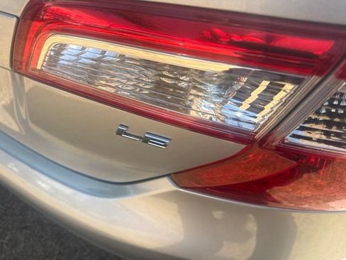 Used 2012 Toyota Camry LE FWD image 4