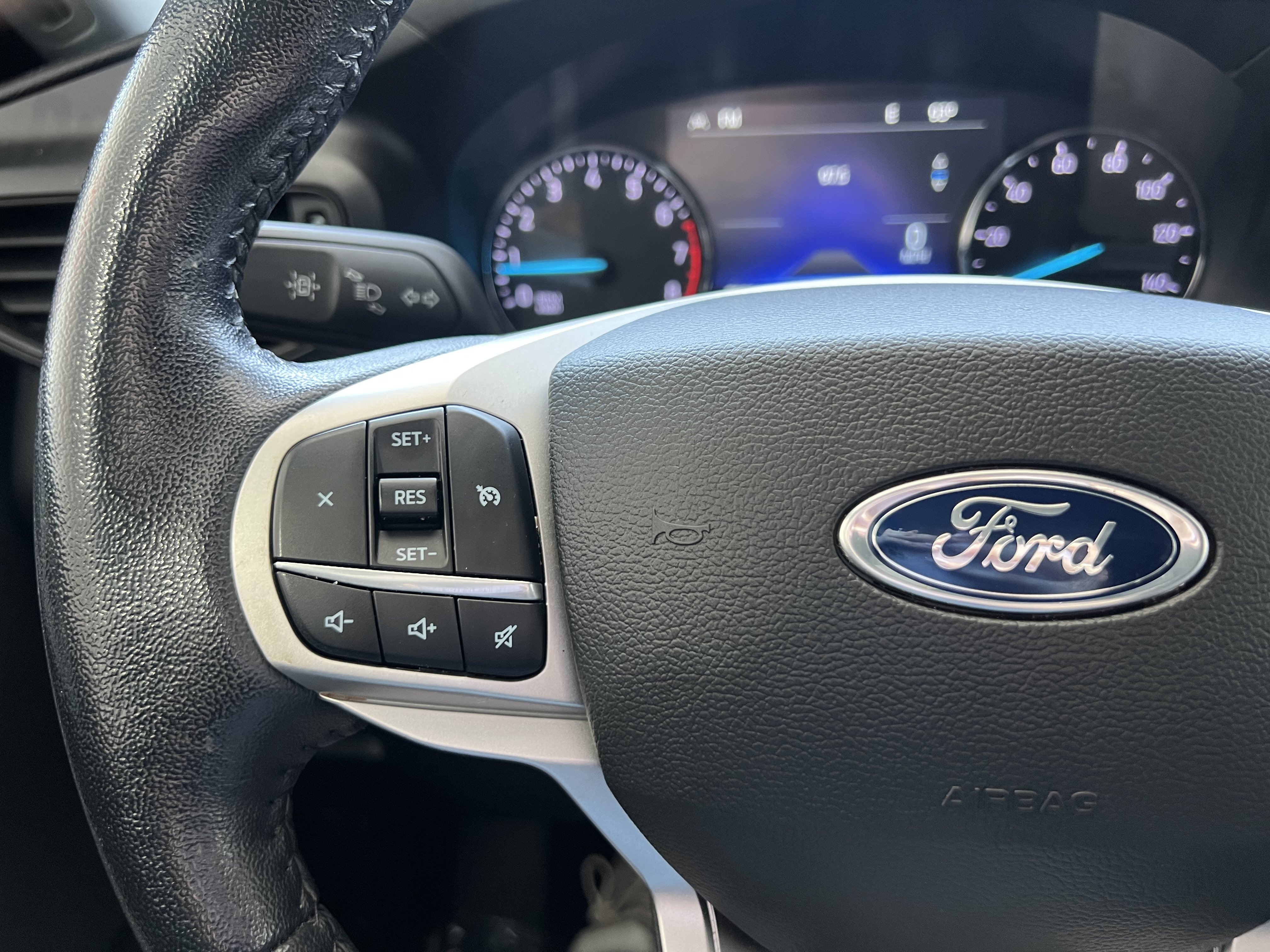 Used 2022 Ford Explorer XLT AWD/4WD image 14