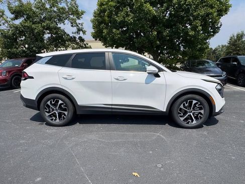 Certified 2023 Kia Sportage EX FWD image 2