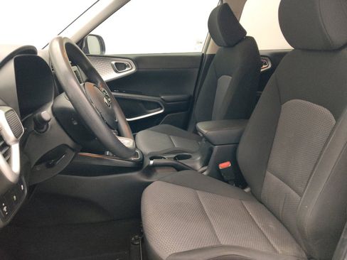 Used 2020 Kia Soul LX FWD image 17