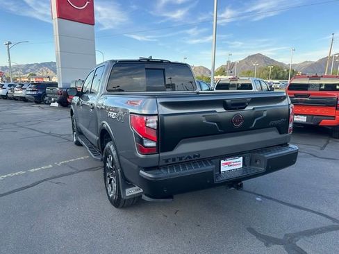 Used 2023 Nissan Titan PRO-4X w/ Pro-4x Convenience Package AWD/4WD image 7