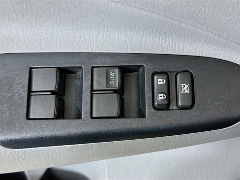 Used 2013 Toyota Tacoma PreRunner image 15