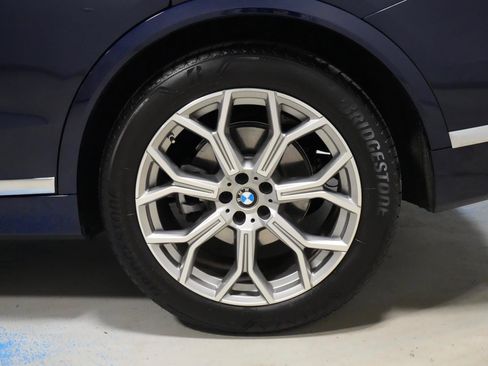 Used 2024 BMW X7 xDrive40i w/ Parking Assistance Package AWD/4WD image 41