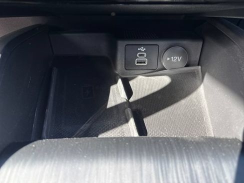 Used 2025 Ford Escape Platinum AWD/4WD image 17