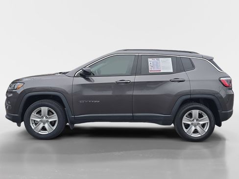 Used 2022 Jeep Compass Latitude w/ Convenience Group image 2