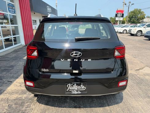 Used 2025 Hyundai Venue SEL FWD image 6