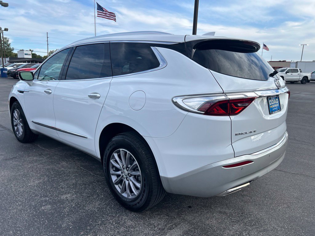 Used 2024 Buick Enclave Essence w/ LPO, Floor Liner Package FWD image 5