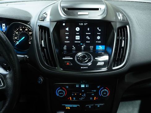 Used 2017 Ford Escape Titanium image 18