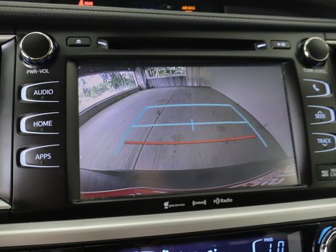 Used 2019 Toyota Highlander XLE AWD/4WD image 21