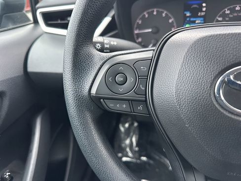 Used 2025 Toyota Corolla LE image 13