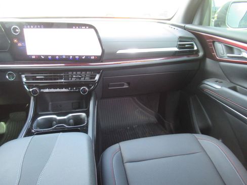 Used 2026 Chevrolet Traverse Z71 AWD/4WD image 15
