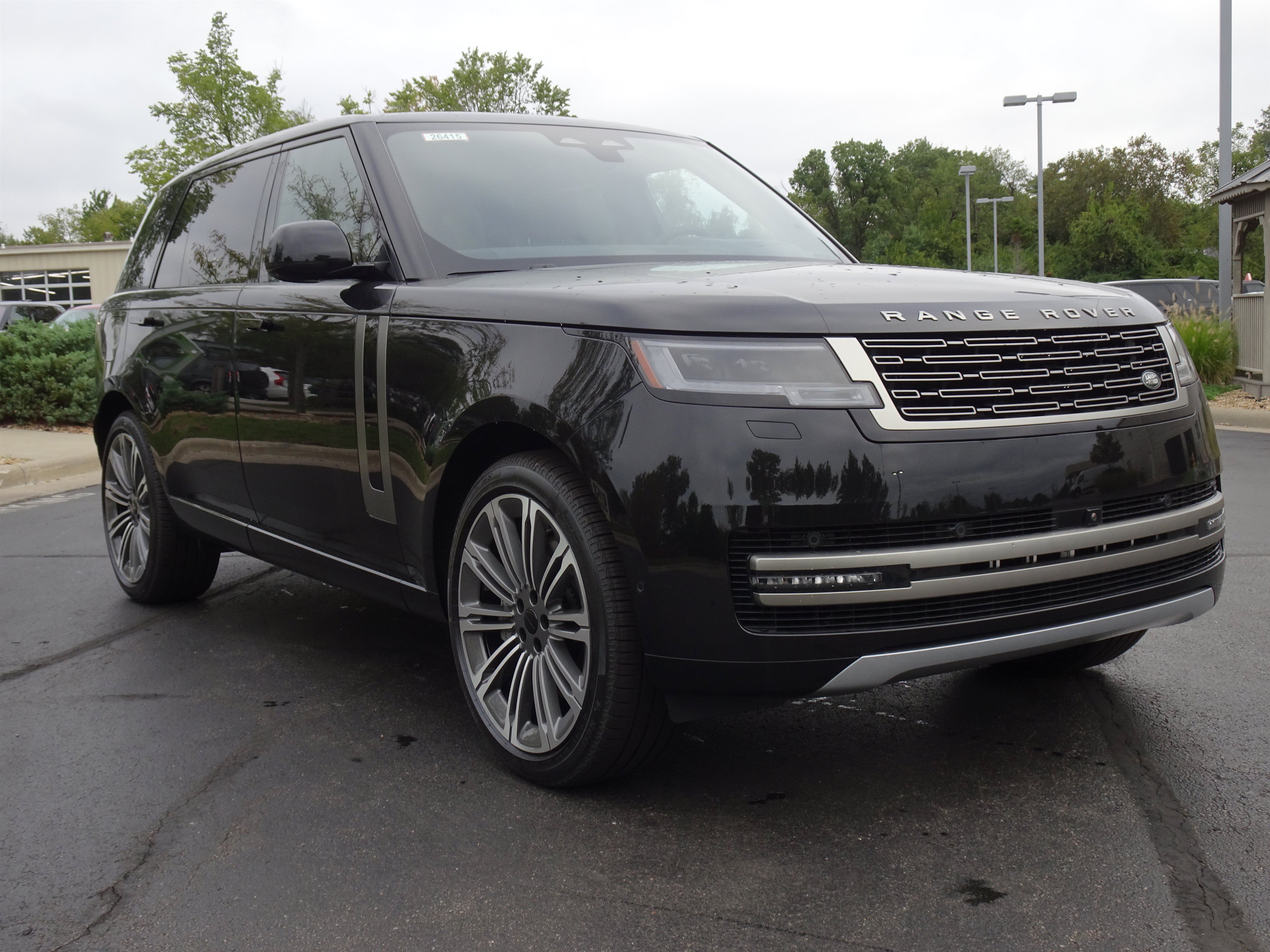 New 2026 Land Rover Range Rover Long Wheelbase SE AWD/4WD image 7