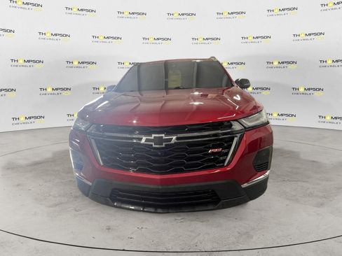 Used 2023 Chevrolet Traverse RS FWD image 8
