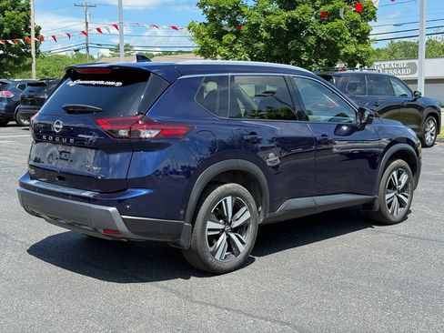 Used 2024 Nissan Rogue SL AWD/4WD image 6