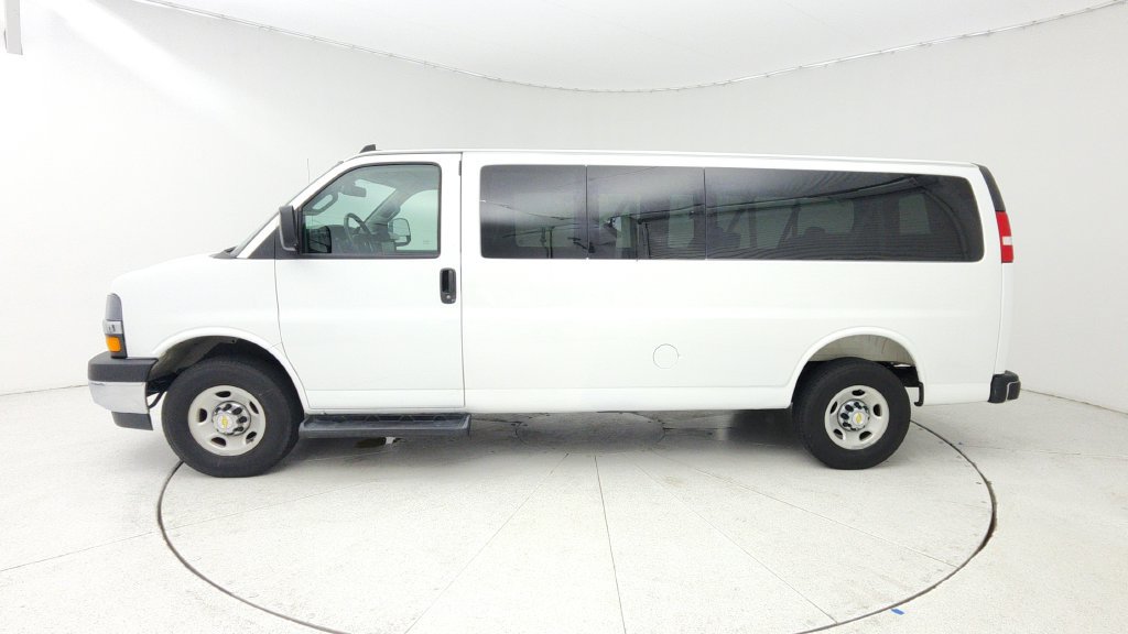 Used 2025 Chevrolet Express 3500 LT w/ LT Preferred Equipment Group RWD image 4
