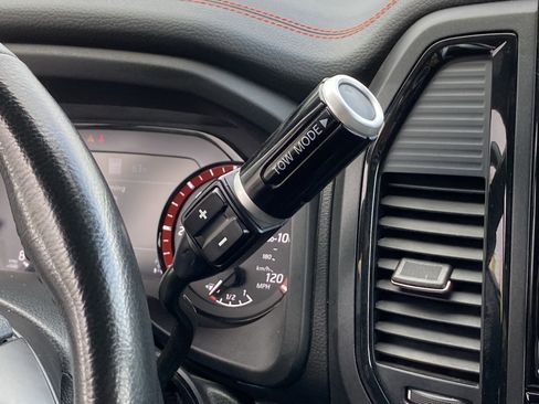 Used 2023 Nissan Titan PRO-4X image 25