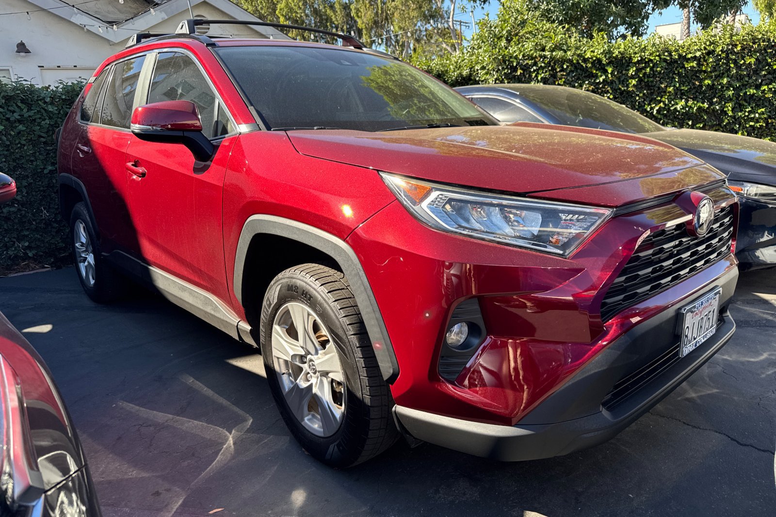 Used 2019 Toyota RAV4 XLE w/ Carpet Mat Package FWD image 2