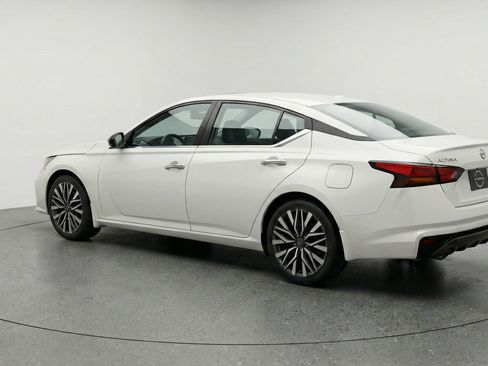 Used 2025 Nissan Altima 2.5 SV FWD image 6