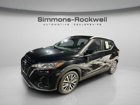 Used 2024 Nissan Kicks SV image 4