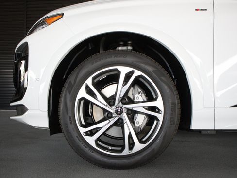 New 2027 Audi Q6 e-tron Premium Plus AWD/4WD image 5