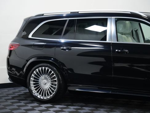 Used 2025 Mercedes-Benz Maybach GLS 600 4MATIC image 16