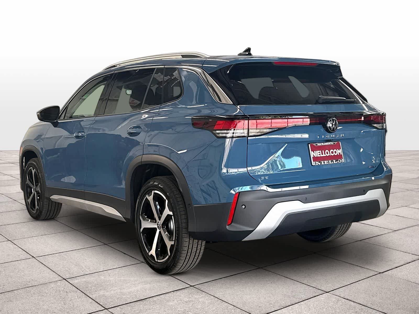 New 2026 Volkswagen Tiguan SE FWD image 3