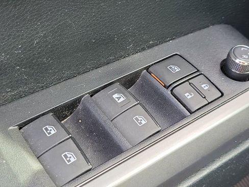 Used 2017 Toyota Tacoma SR5 image 29