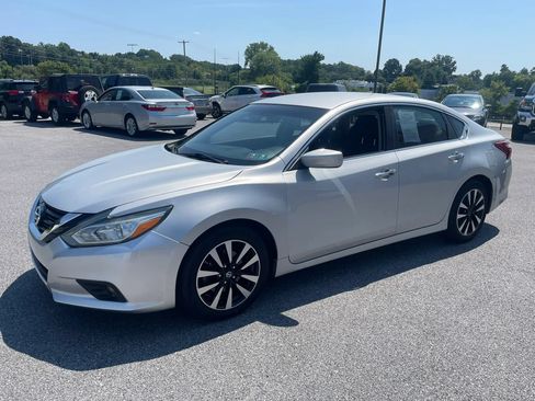 Used 2018 Nissan Altima 2.5 SV FWD image 4