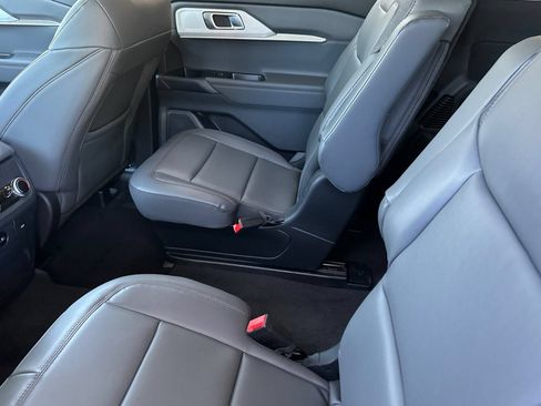 New 2026 Ford Explorer Active w/ Active Comfort Package RWD image 12