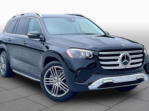 Used 2026 Mercedes-Benz GLS 450 4MATIC image 3