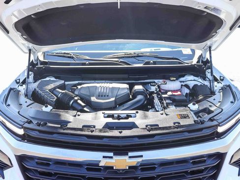 Used 2024 Chevrolet Traverse LS FWD image 33