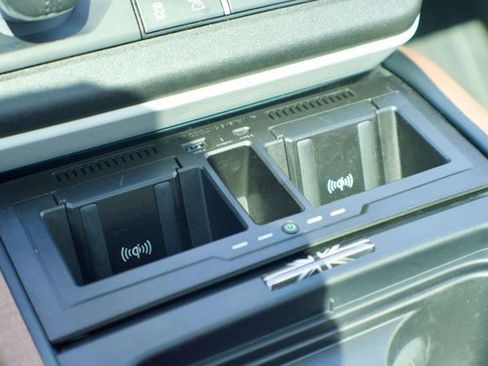 Used 2022 Land Rover Defender 90 S image 37