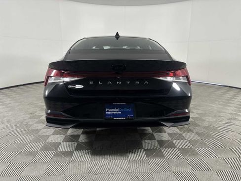 Used 2023 Hyundai Elantra SEL w/ Preferred Accessory Package image 10