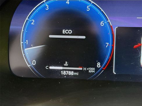 Used 2023 Toyota Highlander Limited AWD/4WD image 13
