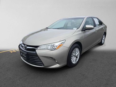 Used 2016 Toyota Camry LE FWD image 7