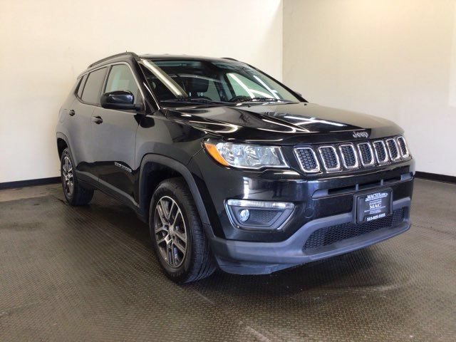 Used 2017 Jeep Compass Latitude w/ Popular Equipment Group AWD/4WD image 1